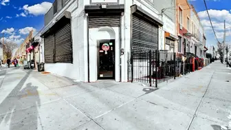 *900SQFT* Busy Corner – Turnkey Café / Restaurant Space!