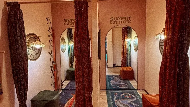 branded decaling and 2 dressing rooms