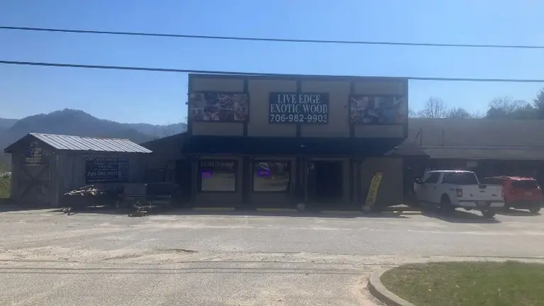 front of store on high traffic 4 lane hwy 441 in dillard ga 