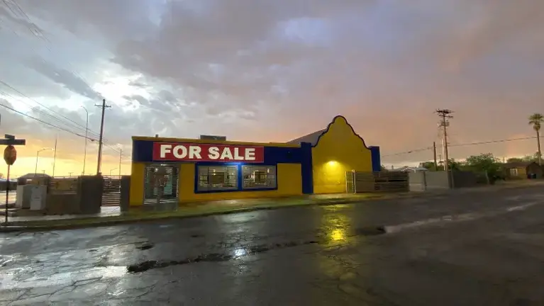 Rare opportunity to acquire a fully equipped, freestanding restaurant property in a high-visibility South Tucson corridor. This property is being offered with Rare opportunity to acquire a fully equipped, freestanding restaurant property in a high-visibility South Tucson corridor. This property is being offered with