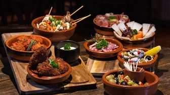 Attractive Cary Restaurant – Prime Location, Bar, Patio