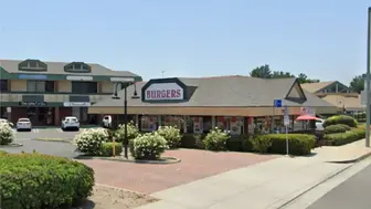 High profit, Well-established fast-food restaurant for sale