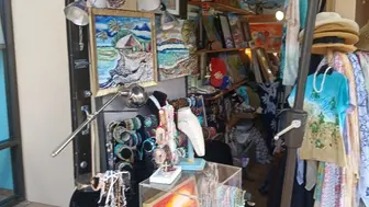 Local Art & Gift Kiosk