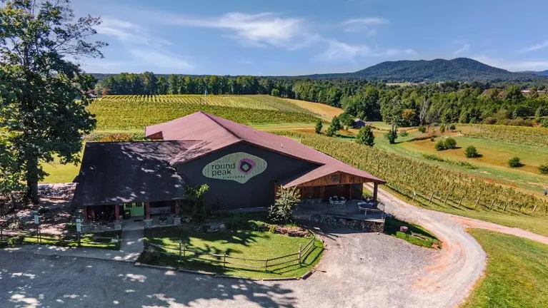 Round Peak Vineyards