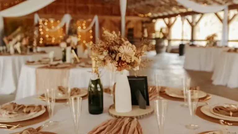 30 round tables 200 chairs, banquet tables & linens 30 round tables 200 chairs, banquet tables & linens