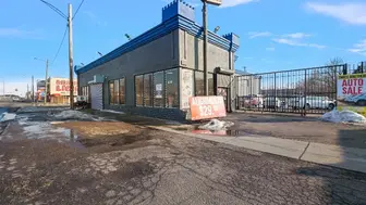 Turnkey Auto Facility with $250K+ NOI & Collision/Dealer License