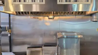 Fully Equipped Restaurant with Walk-In Cooler & Freezer in Lynnwood