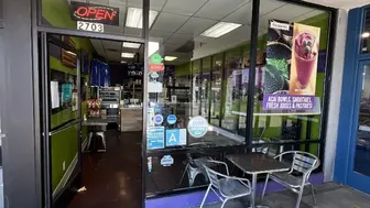 Spotless juice bar or yogurt business opportunity in north Redondo