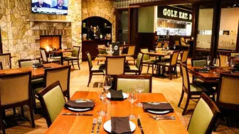 Established Seacoast NH Sports Bar w/ Golf Simulators