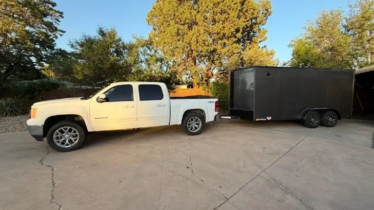 Truck with Primary Trailer Truck with Primary Trailer