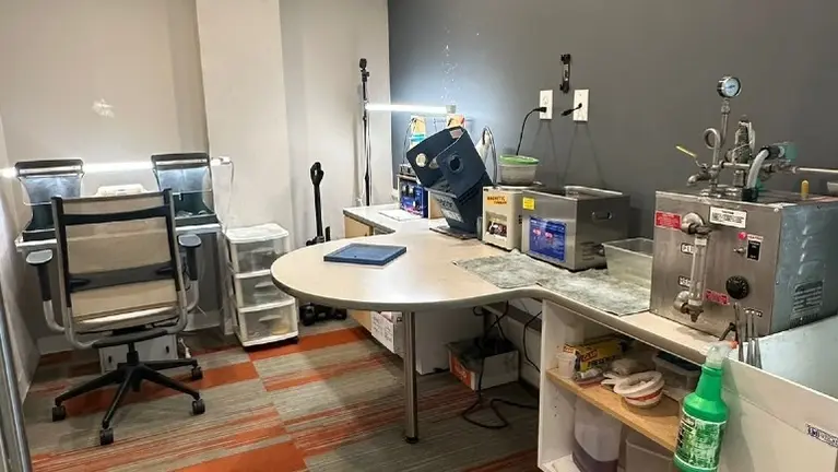 polishing / cleaning station