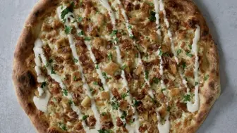 Popular Pizzeria with Full Liquor License