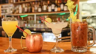 Restaurant with $800,000 Gross income, Full Liquor License!!!