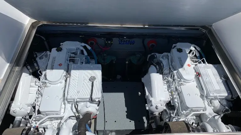 Twin 6cl Cummins turbo diesels with low hours. 