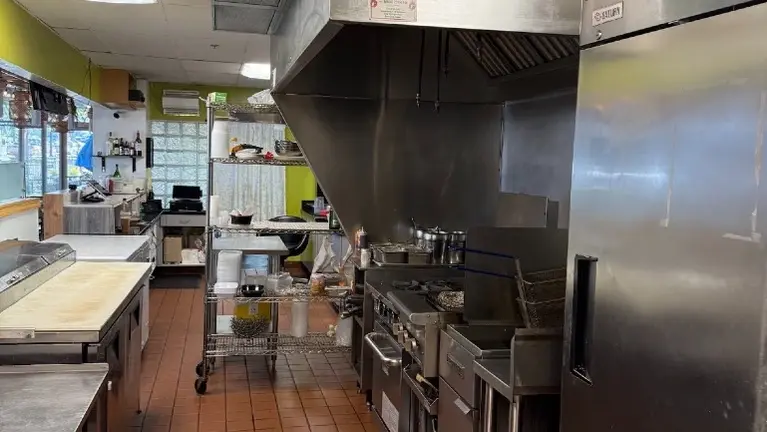 kitchen with hood exaust fan