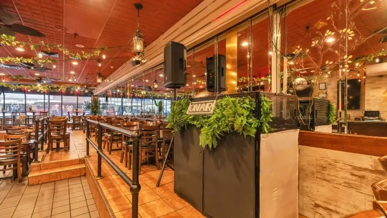 Weekend live entertainment