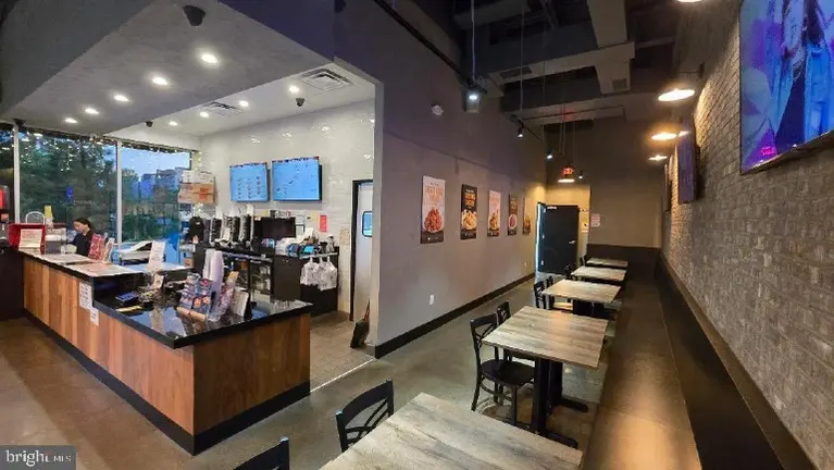 Franchise - bb.q Chicken Restaurant for Sale