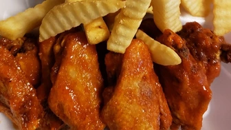 Popular Hot Wing Restaurant near ATL Airport