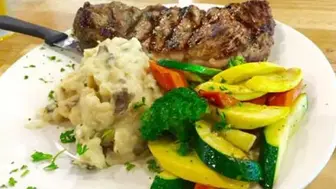 Well established restaurant in Long Beach – Absentee owned