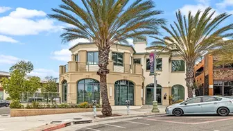 Rare Hermosa Pier Micro-Cafe Location w/ Patio & Bay Windows + Parking