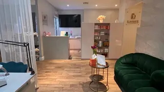 Successful Beauty Salon with loyal clients & Experienced Team