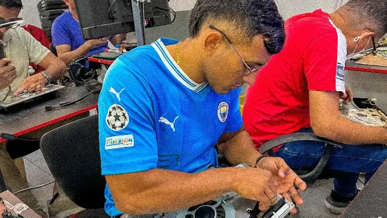 Repair Technician Staff