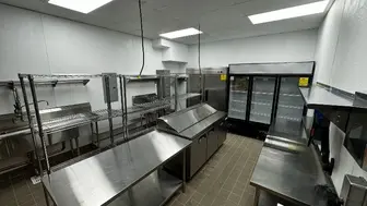 Storefront 400 sqft in foodhall in West Covina, full kitchen equipment