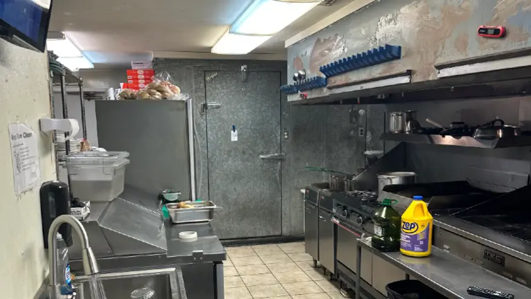 Commercial Kitchen 