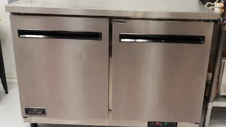 Artic Air refrigerator