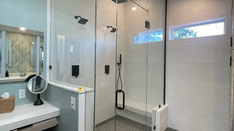 Frameless Shower