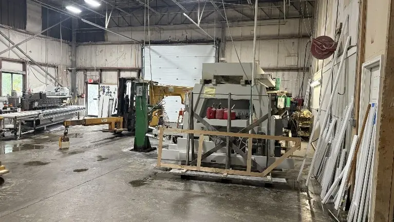 Warehouse (Cutting, polish, forklift) 