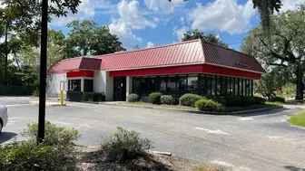 Former Hardee's at 2563 Ashley River Road