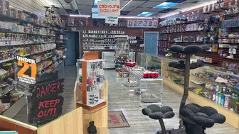 money maker established smoke shop in the center or arlington tx