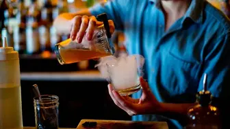 Turnkey Bar in Heart of Portland, ME – Below-Market Lease