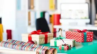 Multi-Store Gift Shop Business with Complementary Service Offerings