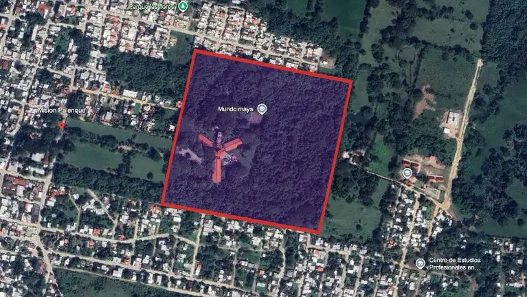 Aerial view of the full 37.5-acre property boundary — the largest single urban land parcel in Palenque, Chiapas, Mexico