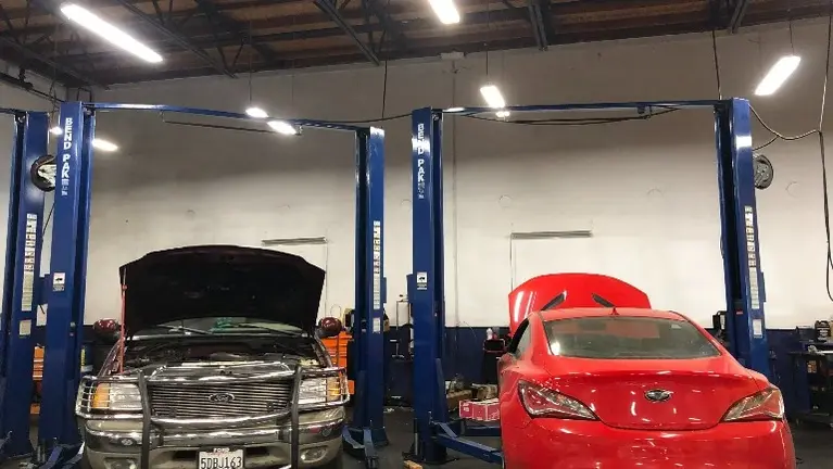 High ceiling. New HVAC High ceiling. New HVAC