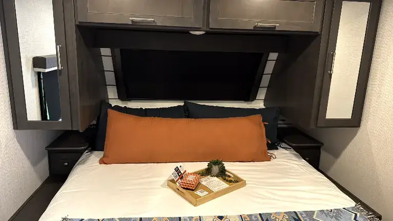 One of the king Beds 