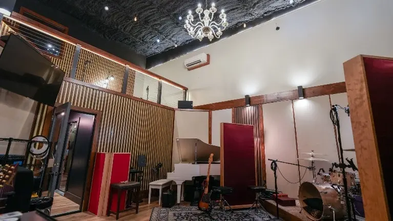 Live room 1 Live room 1