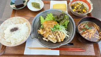 Quick Service Restaurant Opportunity - Turnkey in High-Traffic Plaza