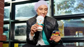 7-Eleven store with B&W