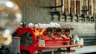 High-Traffic Coffee & Snack Shop - Prime Recreation Center Location