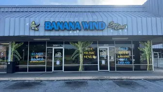 VERY RARE:  Full Liquor & Live Music Bar Tenant Favorable Lease!