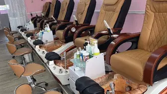 Turn Key High-End Nail Salon [4 Yrs]