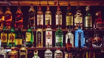 Prime Location Sports Bar W/ 5 DOCKS -Semi-Absentee