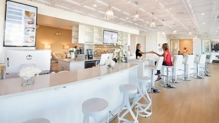 Glosshouz Spa Center Franchise