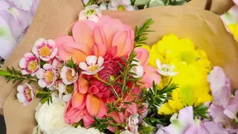 Wholesale Flowers to Retail Stores.