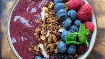 Superfood Cafe Featuring Acai Bowls & Smoothies