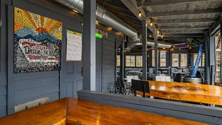 670 Inside Dining Area 