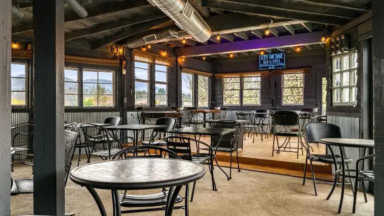 670 Dining & Entertainment Area